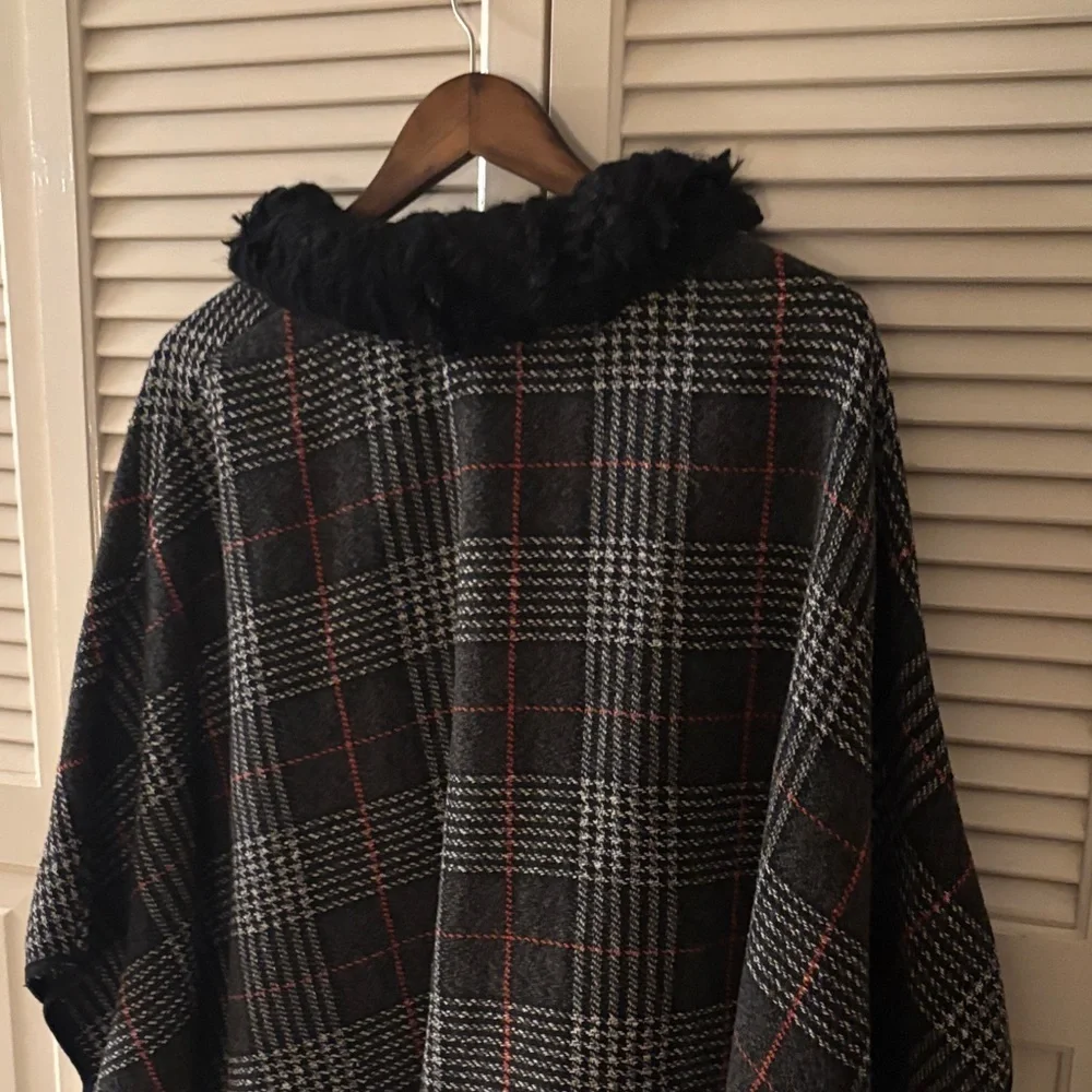 Black Plaid Cape with Faux Fur Collar OS Holiday Festive Winter Layering
